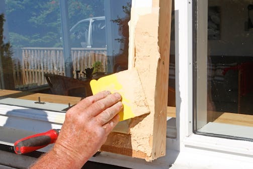 Snarvei med kjemisk tre: Alt råttent treverk fjernes Snarvei med kjemisk tre: Alt råttent treverk fjernes